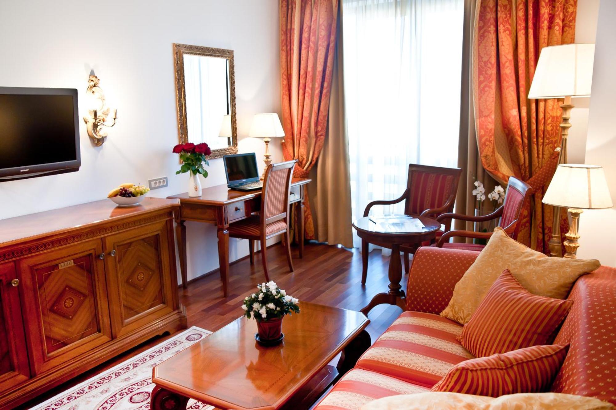 Hotel Beyfin คลูจ-นาโปกา ภายนอก รูปภาพ